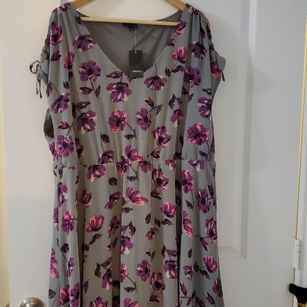 Grey Torrid flowered dress, size 3